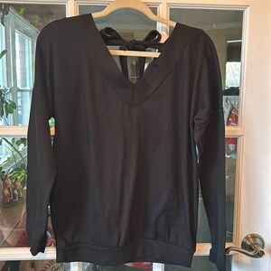 Excellent Condition Yidarton Woman’s Large Black V-neck Casual top